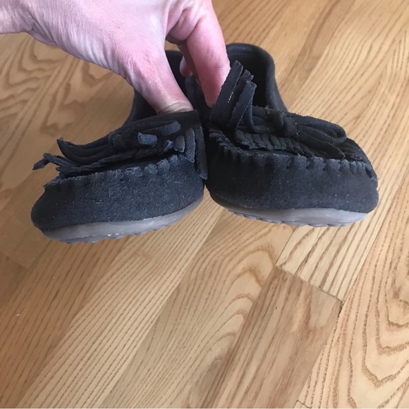 Minnetonka Kilty moccasins suede leather shoes charcoal gray womens size 6.5 - Picture 9 of 13